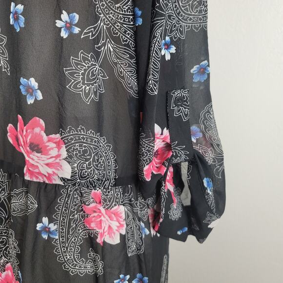 Torrid Black Semi-Sheer Floral High Low Women's Lightweight Blouse 3 - 3X - Picture 3 of 5